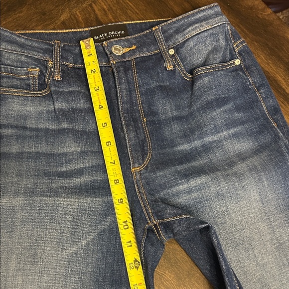 Black Orchid Mia Midrise Skinny Flare Jean - Picture 6 of 16